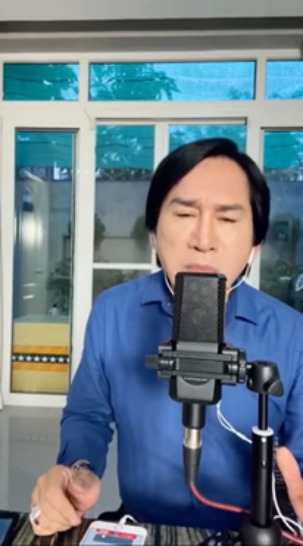  
Kim Tử Long cho biết mình lên livestream chỉ biết hát mà thôi. (Ảnh: chụp màn hình)