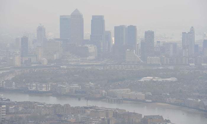  
Bầu không khí ở London chìm trong ảm đạm vì ô nhiễm nặng. (Ảnh: Guardian)