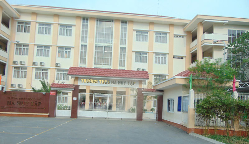  
Trường THCS Hà Huy Tập tại phường Đông Hưng Thuận (quận 12, TP Hồ Chí Minh) (Ảnh: Tiêu dùng)