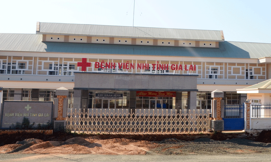  
Bệnh viện Nhi tỉnh Gia Lai nơi tiếp nhận điều trị cho bệnh nhi 4 tuổi (Ảnh: Báo Gia Lai)