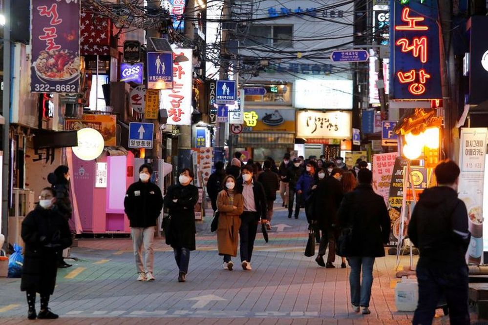  
Khu vui chơi giải trí ở Nhật Bản là nơi gây ra nhiều ca nhiễm mới nhất. (Ảnh: AFP)