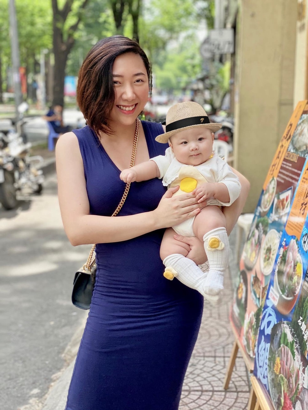  
Em gái Trấn Thành - Huỳnh My được khen ngợi lấy lại vóc dáng nhanh chóng sau sinh em bé (Ảnh: FBNV)