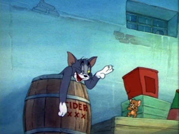  
Hình ảnh mèo Tom hậu đậu ngã vào thùng chứa rượu (Ảnh: Pinterest)