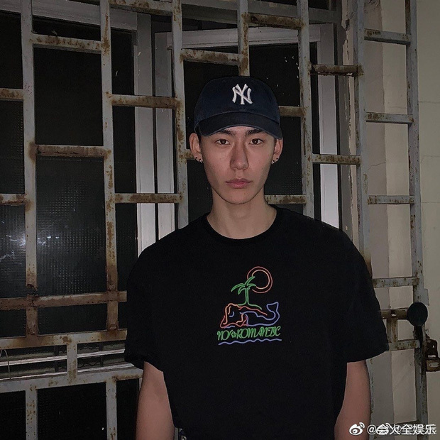  
Lương Kế Viễn là nam người mẫu nhỏ tuổi tại Cbiz. Ảnh: Weibo