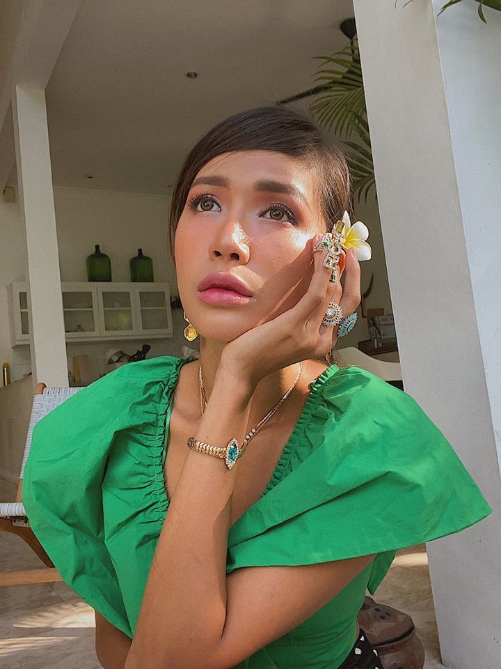  
Nữ siêu mẫu được chú ý nhiều hơn bởi những vlog hài hước ở Bali. (Ảnh: IGNV)