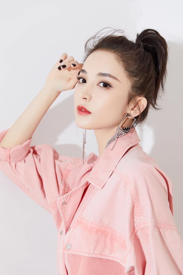  
Cổ Lực Na Trát dẫn đầu top 5 mỹ nhân 9x có nhan sắc xinh đẹp nhất giới giải trí Hoa ngữ. (Ảnh: Weibo).