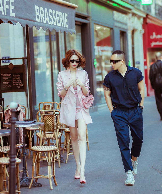 
Cặp sao đi dạo và mua sắm ở Pháp. (Ảnh: FBNV)