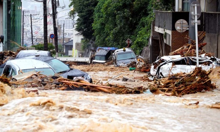  
Lũ lụt gây ra thiệt hại nặng nề cả về người và tài sản. (Ảnh: AFP)