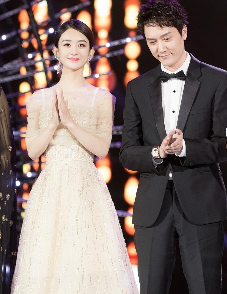 
Triệu Lệ Dĩnh - Phùng Thiệu Phong là cặp đôi vàng hiện nay của Cbiz (Ảnh: Weibo)