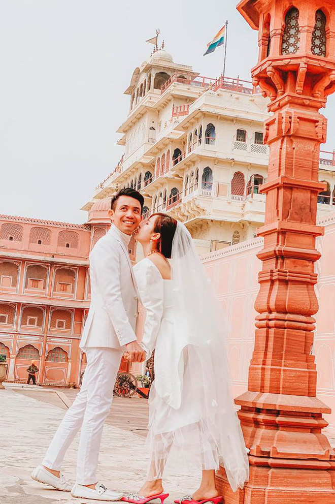 
Bộ ảnh Minh Nhựa và vợ hai thực hiện ở Ấn Độ cuối 2019 vừa rồi. (Ảnh: FBNV)