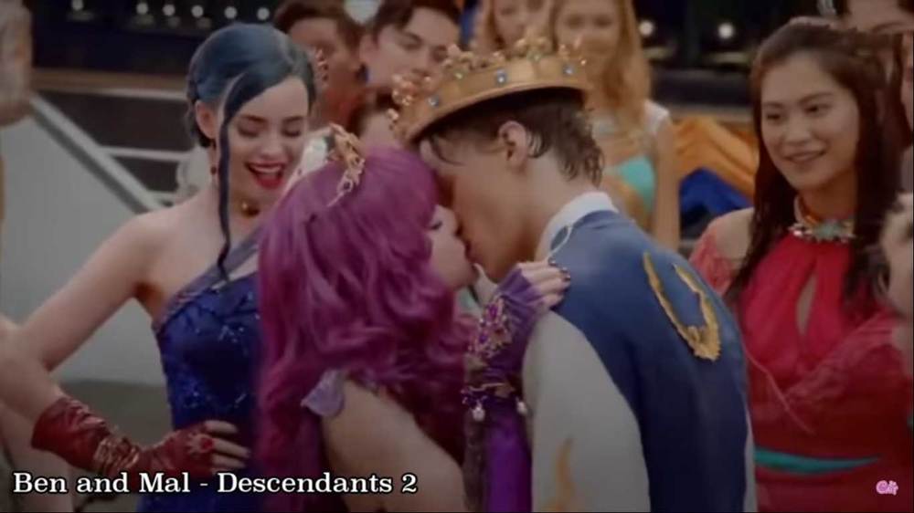  
Ben dành cho Mal nụ hôn bất ngờ ở Descendants phần 2 (Ảnh: Chụp màn hình)