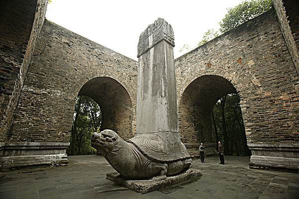  
Kiến trúc độc đáo và kiên cố của Minh Hiếu Lăng làm đạo tặc khó có thể xâm nhập. (Ảnh: Flickr)