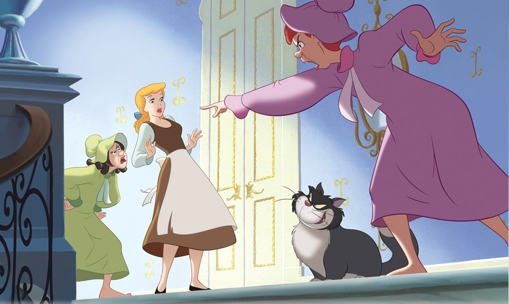  
Cinderella bị dì ghẻ và hai người chị kế bắt nạt (Ảnh Disney)