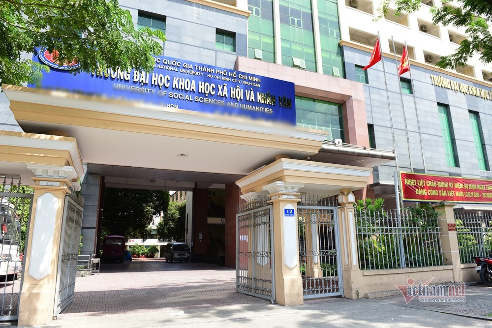 
Đại học Khoa học Xã hội và Nhân văn Thành phố Hồ Chí Minh là một trong những trường tuy không dừng hoàn toàn việc học tập trung nhưng vẫn yêu cầu sinh viên tuân thủ nguyên tắc phòng dịch. Ảnh: Vietnamnet