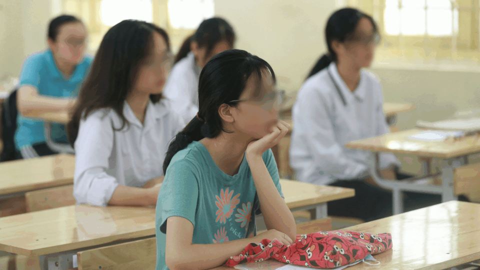  
Học sinh dự thi vào lớp 10 tại Hà Nội. (Ảnh: Thanh niên)