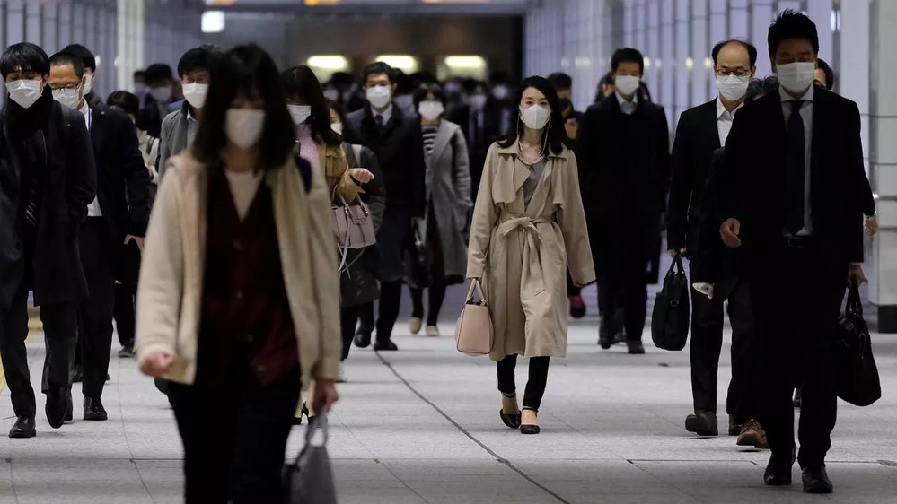  
Nhật Bản đã gỡ bỏ tình trạng khẩn cấp và cho phép người dân hoạt động trở lại. (Ảnh: Reuters)