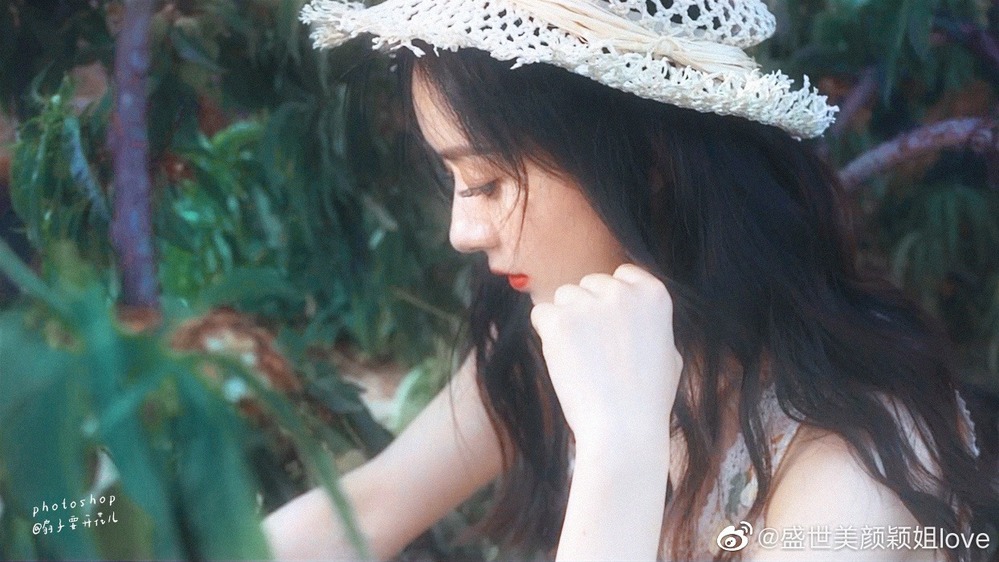  
Triệu Lệ Dĩnh gần đây lại khiến dân mạng mê mẩn bởi vẻ đẹp của cô. (Ảnh: Weibo).