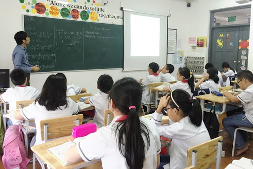  
Học sinh tiểu học sẽ được miễn tiền học phí từ 1/7/2020. (Ảnh: Hanoi Star).
