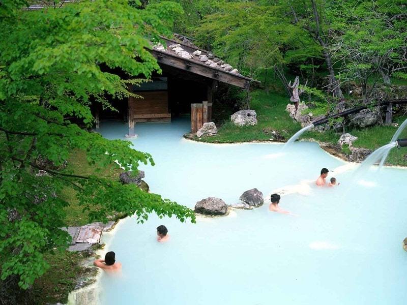  
Văn hóa tắm chung rất được người Nhật ưa thích (Ảnh: intertour)
