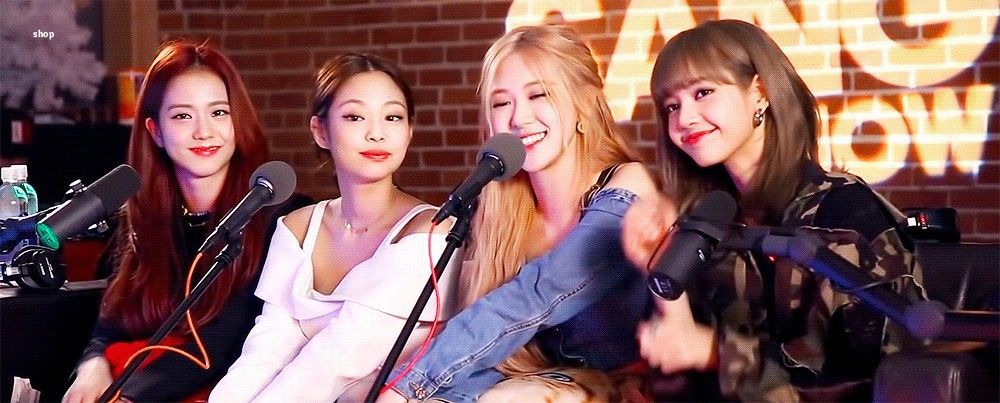  
4 cô nàng nhà YG có dịp chia sẻ tại một chương trình talkshow (Ảnh chụp màn hình)