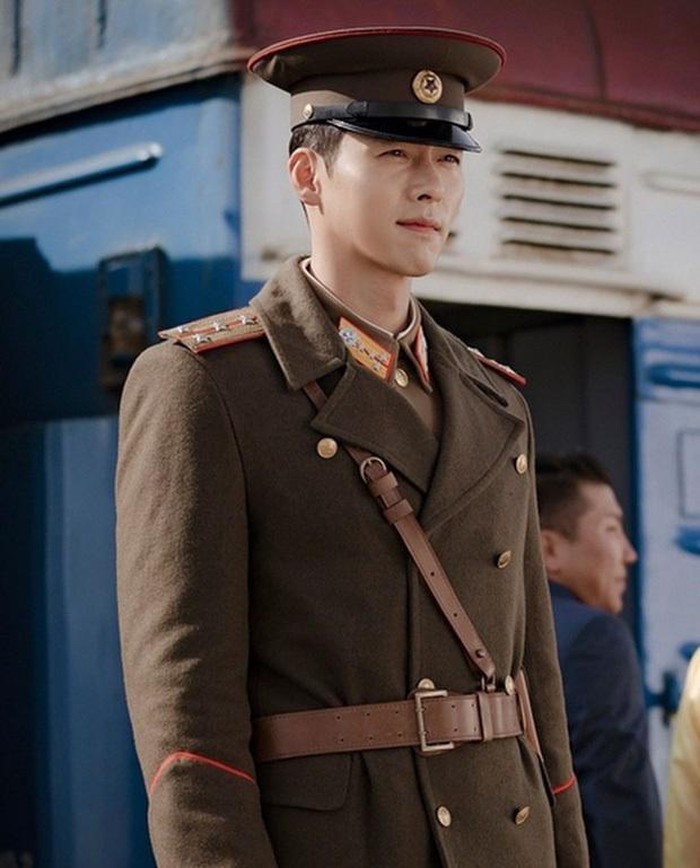  
Hyun Bin đẹp trai trong Hạ Cánh Nơi Anh. (Ảnh: Naver).
