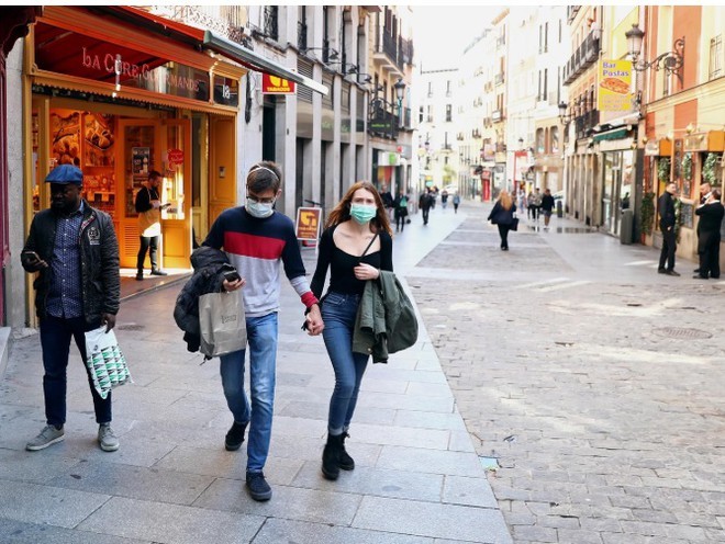  
Đường phố Tây Ban Nha vắng vẻ hơn kể từ khi đại dịch Covid-19 xuất hiện (Ảnh: REUTERS)