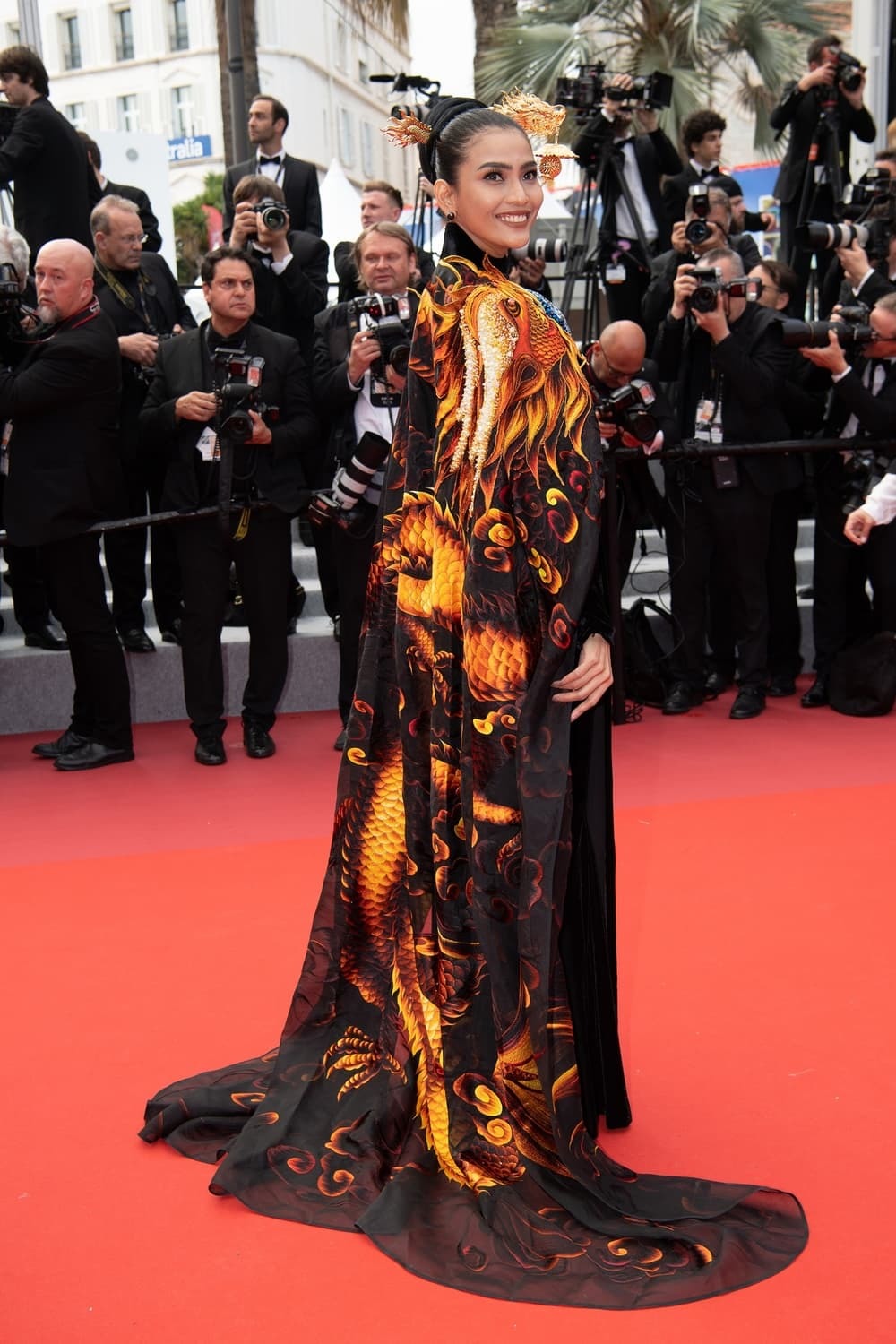  
Nàng Hậu trên thảm đỏ Cannes. (Ảnh: T.H)
