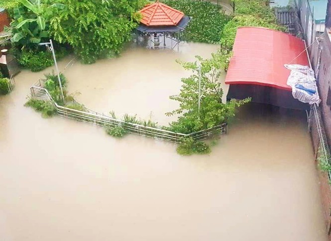  
Một khu vực bị ngập nghiêm trọng tại TP Hạ Long (Ảnh: Tiền Phong)