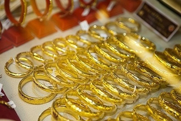  
Giá vàng trong nước tiến sát mức 62 triệu đồng/lượng (Ảnh: Vietnamnet)