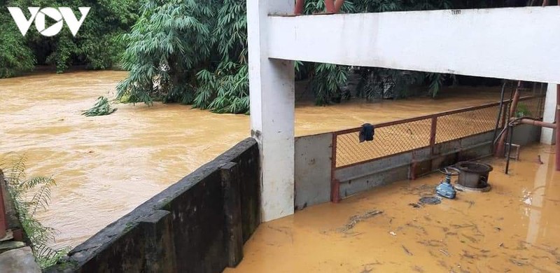  
Mưa lớn gây ra tình trạng lũ lụt, sạt lở đất ở Lào Cai. (Ảnh: VOV)