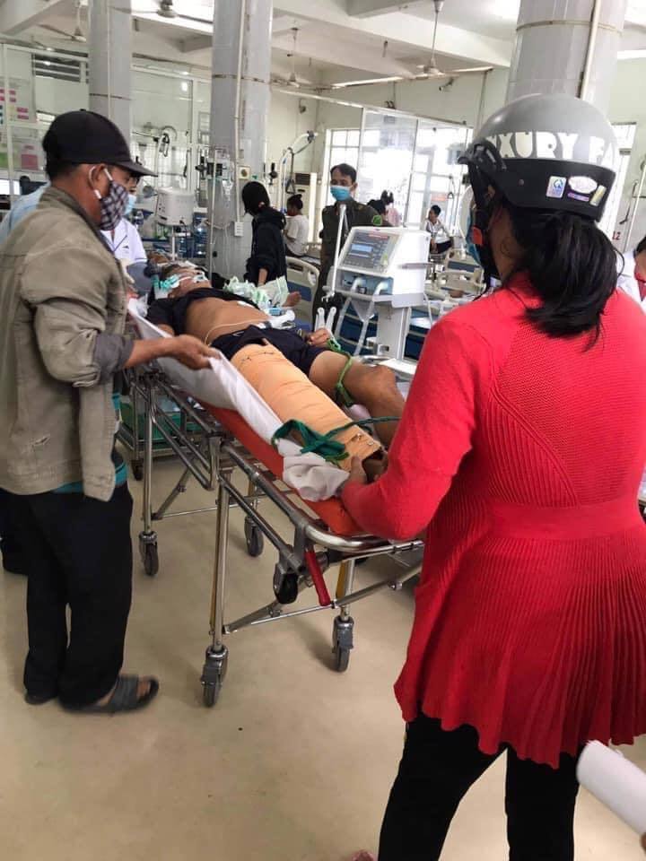  
Một người đàn ông ở Tây Ninh đã được chuyển đến viện sau khi bị rắn cắn. Ảnh: FB KSC