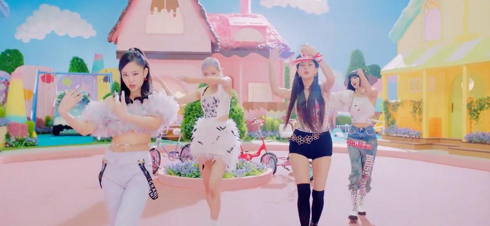 MV của Blackpink với ca khúc Ice Cream chính thức phát hành và có được sức hút lớn từ đông đảo khán giả. Hãy xem hình ảnh hoàn hảo và những khoảnh khắc đáng nhớ từ MV này để cảm nhận sức mạnh của nhóm nhạc hot nhất hiện nay.