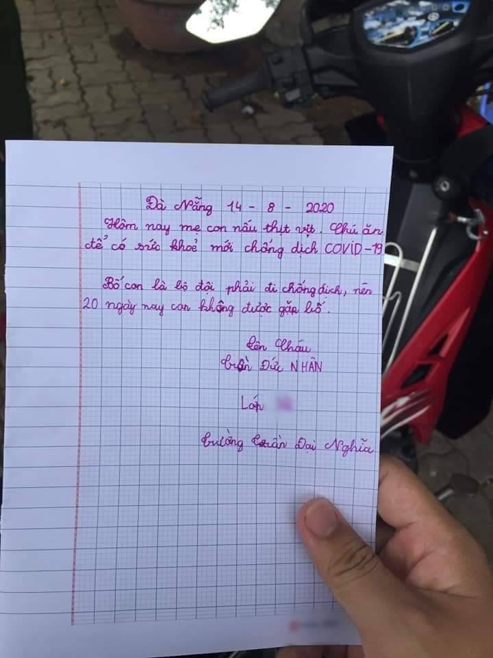  
Bức thư tay của em Đức Nhân, học sinh lớp 3 gửi tổ chống dịch ở khu dân cư. (Ảnh: FB T.T)