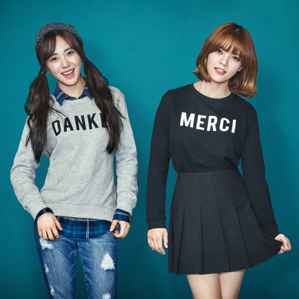  
Mina và Jimin là thành viên của nhóm nhạc nữ AOA (Ảnh Naver)