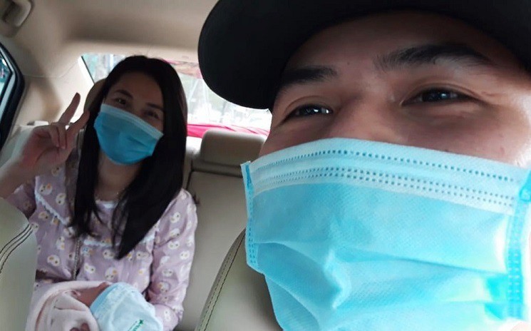  
Đội tài xế xe công nghệ hỗ trợ các mẹ bầu đi sinh tại Đà Nẵng đã nhận được nhiều lời khen ngợi. (Ảnh: VOV).