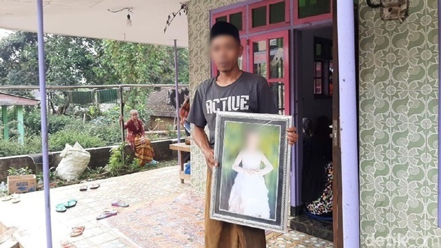 
Một cô bé ở Indonesia đã mở mắt sống dậy sau khi được tuyên bố đã qua đời. Ảnh: Detik