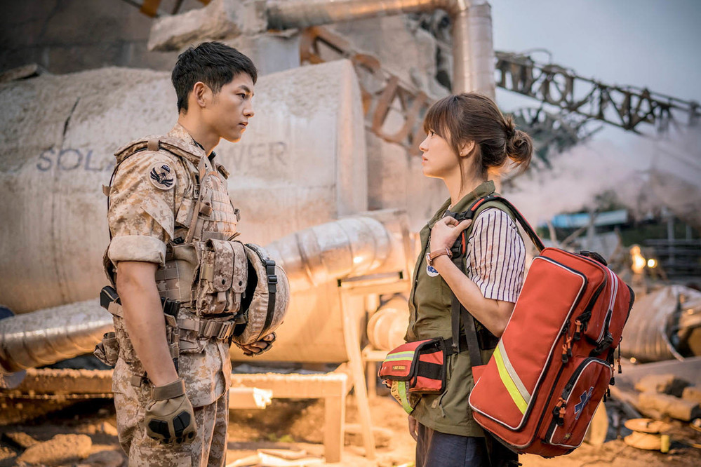  
Song Hye Kyo và Song Joong Ki nên duyên từ bộ phim Hậu Duệ Mặt Trời. (Ảnh: QQ)