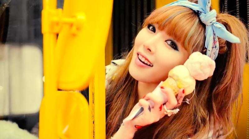  
Ice Cream là ca khúc nổi tiếng trong sự nghiệp của HyunA. Ảnh: Chụp màn hình