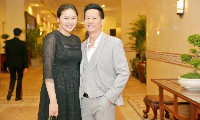 
 Phan Như Thảo cùng chồng xuất hiện rạng rỡ tại sự kiện (Ảnh: FBNV)