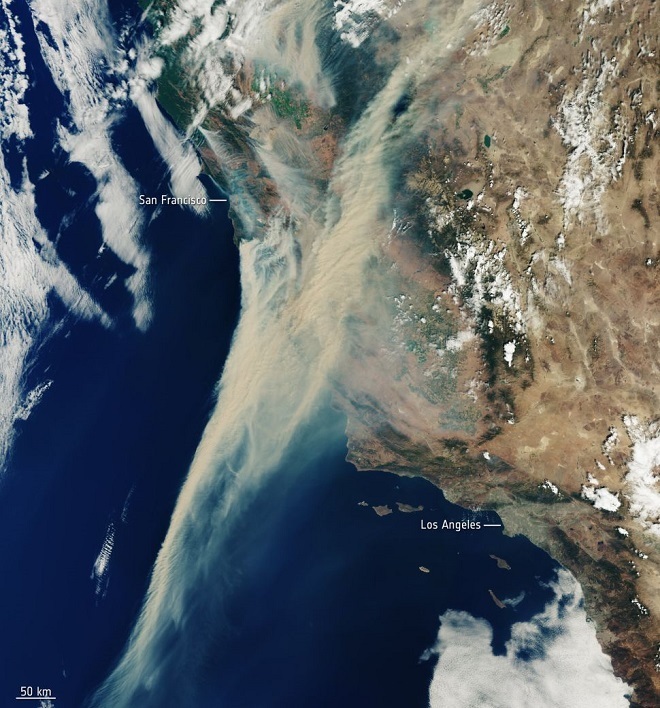  
Khói từ đám cháy tại California khi được chụp từ vệ tinh. (Ảnh: Space)