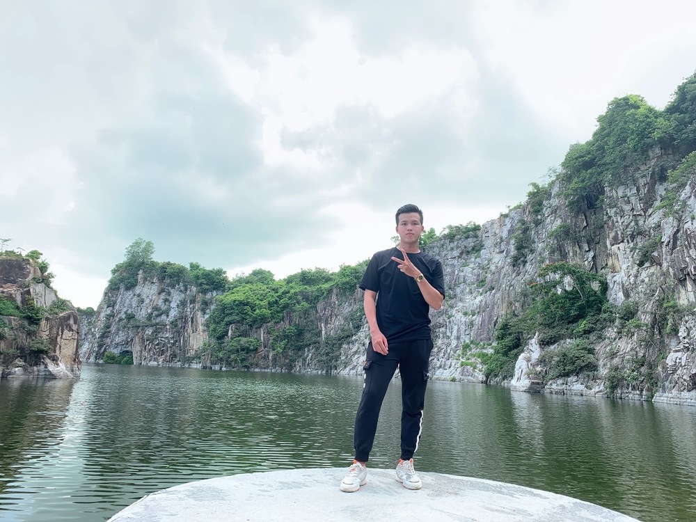 Nguyễn Ngọc Đỉnh: Chàng trai 9x bỏ đại học kiếm nút vàng YouTube