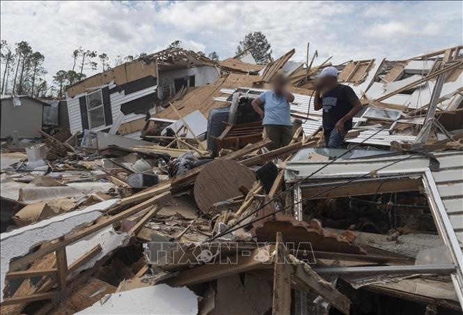  
Nhiều ngôi nhà tại bang Louisiana bị bão Laura quật ngã. (Ảnh: TTXVN)