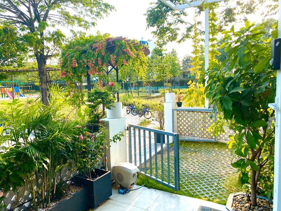  
Biệt thự sân vườn ở quận 7 với diện tích 200 mét vuông mà Trịnh Kim Chi được nhận từ chồng dịp sinh nhật năm ngoái. (Ảnh: FBNV) - Tin sao Viet - Tin tuc sao Viet - Scandal sao Viet - Tin tuc cua Sao - Tin cua Sao