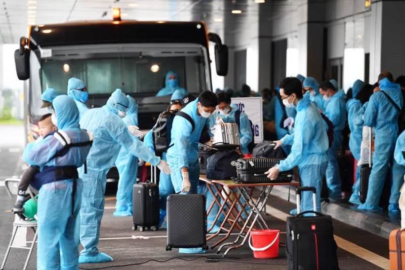  
Sân bay Vân Đồn đón 278 công dân Việt Nam từ châu Âu. (Ảnh: Nhân dân)