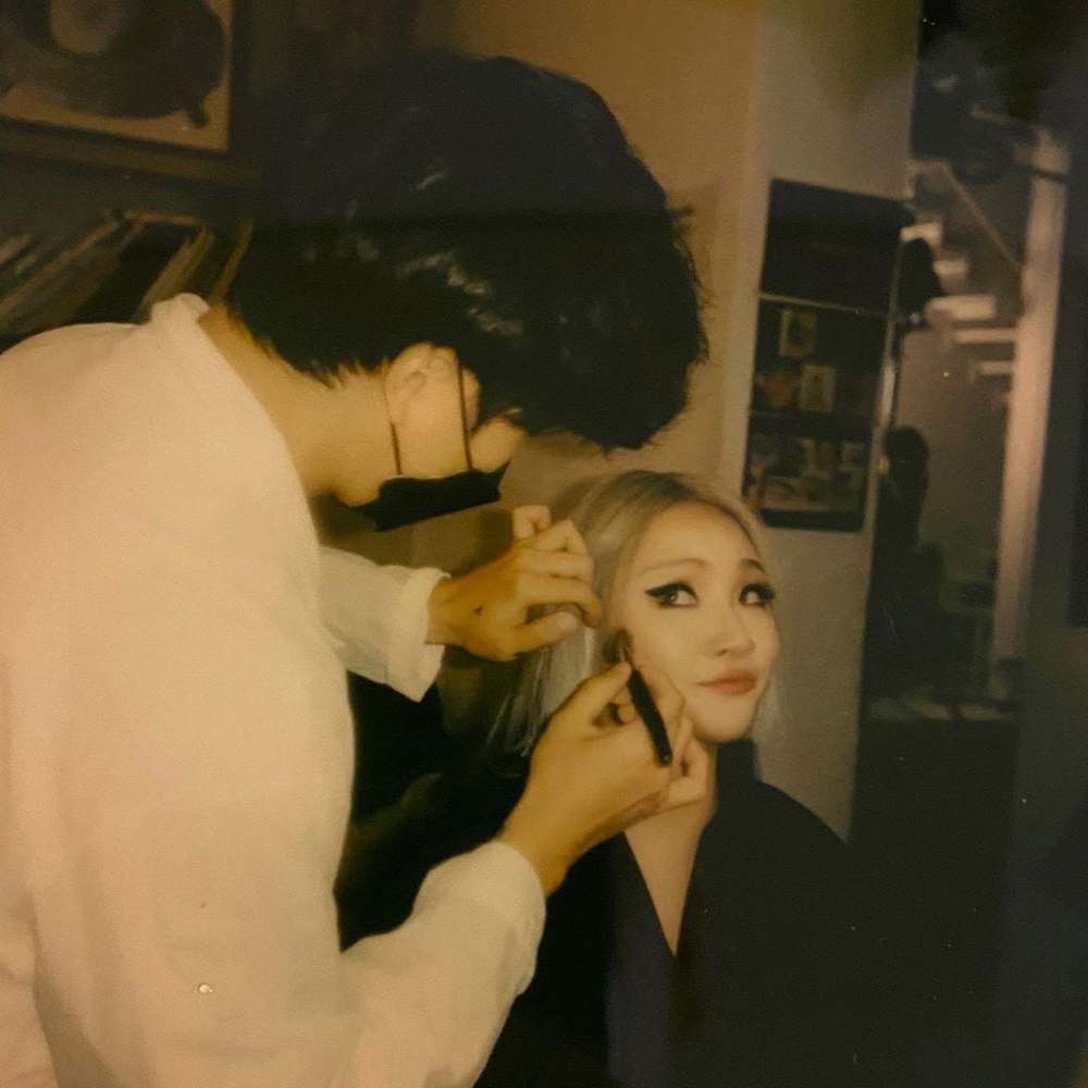 
Hình ảnh CL trong quá trình làm việc thường xuyên được đăng tải (Ảnh Twitter)