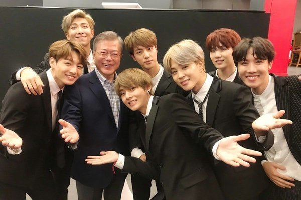  
Tổng thống Hàn Quốc công nhận công lao của BTS. Ảnh: Twitter