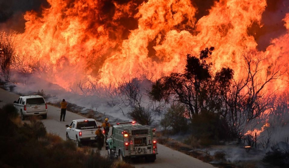 
Nhiều đám cháy lớn tại bang California vẫn chưa được khống chế. (Ảnh: Twitter)