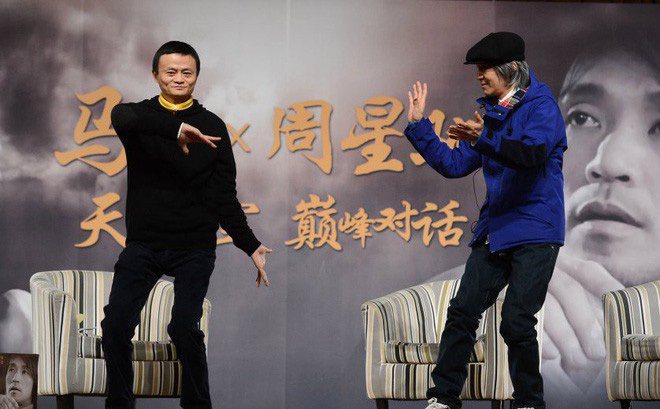 
Tỷ phú Jack Ma vốn vô cùng hâm mộ Châu Tinh Trì, ông còn đảm nhận vai diễn trong Tuyệt đỉnh KungFu của "Vua hài". (Ảnh: Weibo)