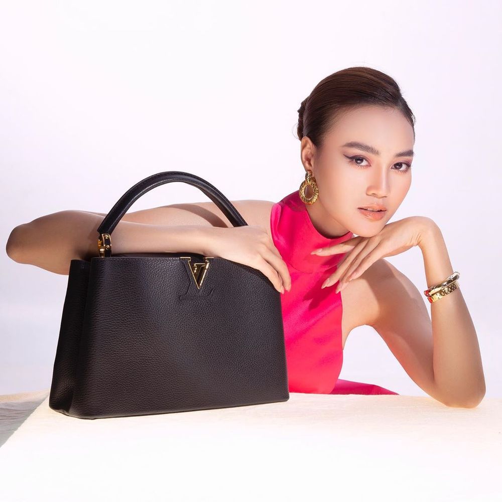 
Ninh Dương Lan Ngọc thực hiện bộ ảnh beauty riêng, hợp tác cùng thương hiệu thời trang nổi tiếng. (Ảnh: FBNV)