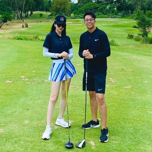  
Matt Liu còn đưa bạn gái đi đánh golf, ra mắt hội bạn đình đám của anh. Ảnh: FB Matt Liu - Tin sao Viet - Tin tuc sao Viet - Scandal sao Viet - Tin tuc cua Sao - Tin cua Sao